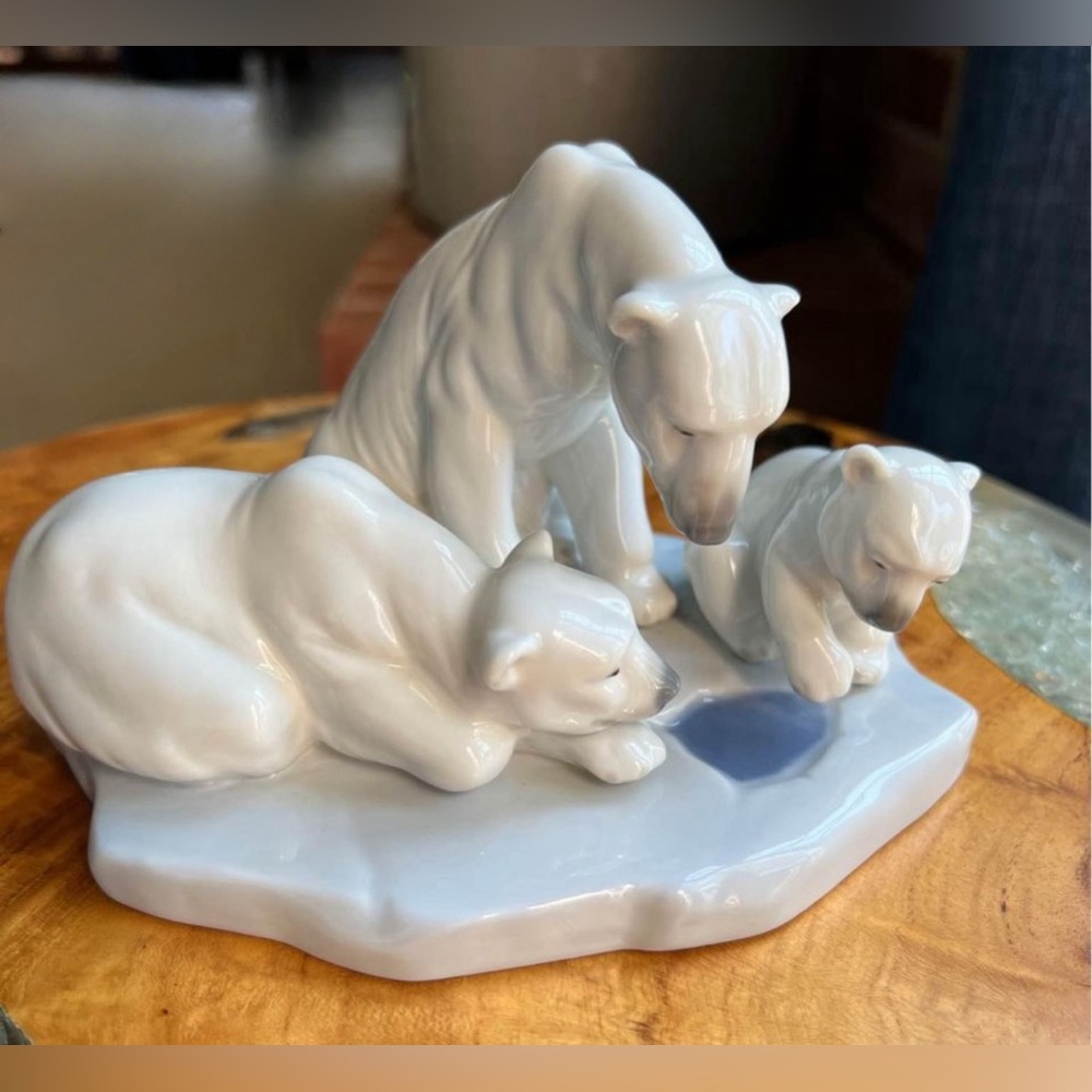 Lladró BEARLY LOVE Gloss